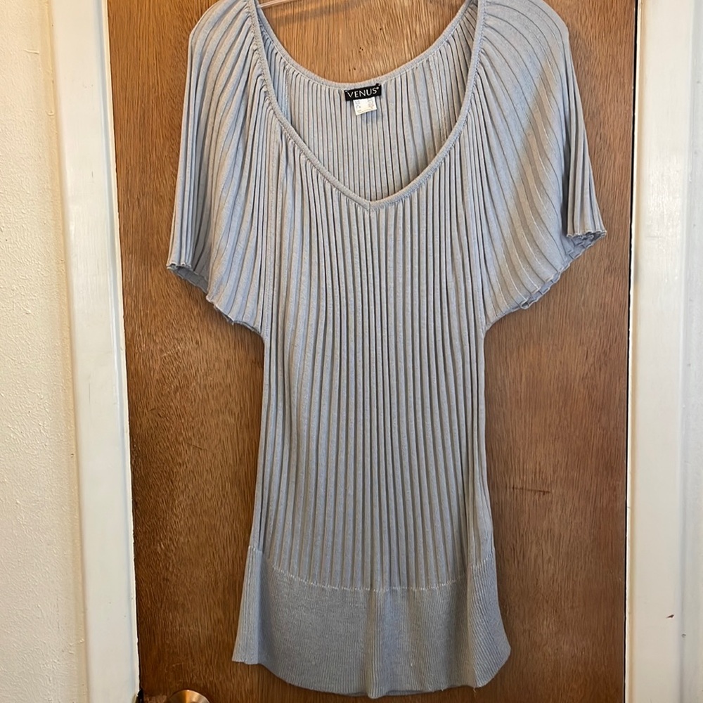 Venus Woman’s Stretch Silver Gray Knit Top Angel Wings Sz M